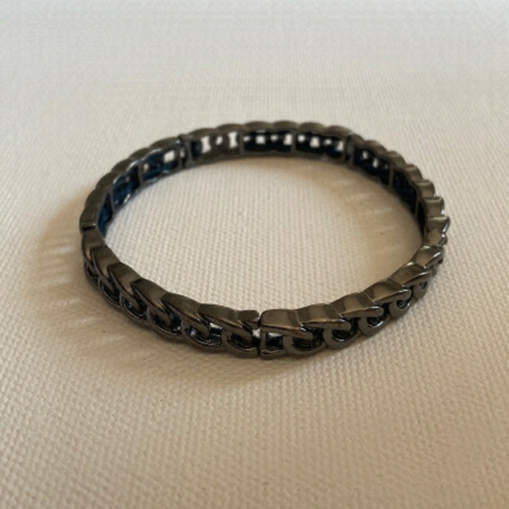 ⭐️Free w/ Purchase! Lia Sophia Interlink Bracelet Hematite